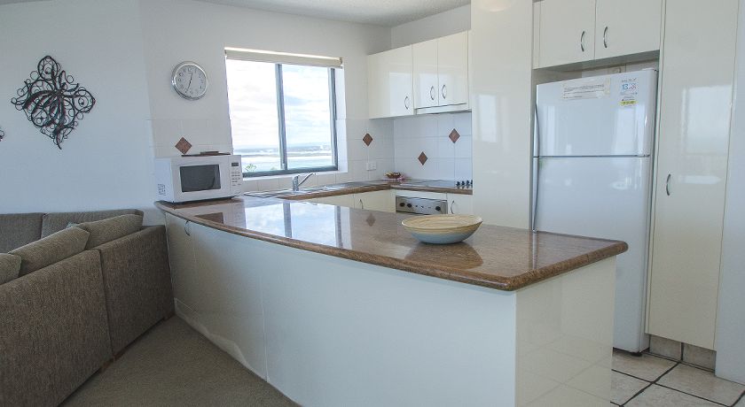 Kings Beach Caloundra Holiday Apartments Self Contained Kitchen