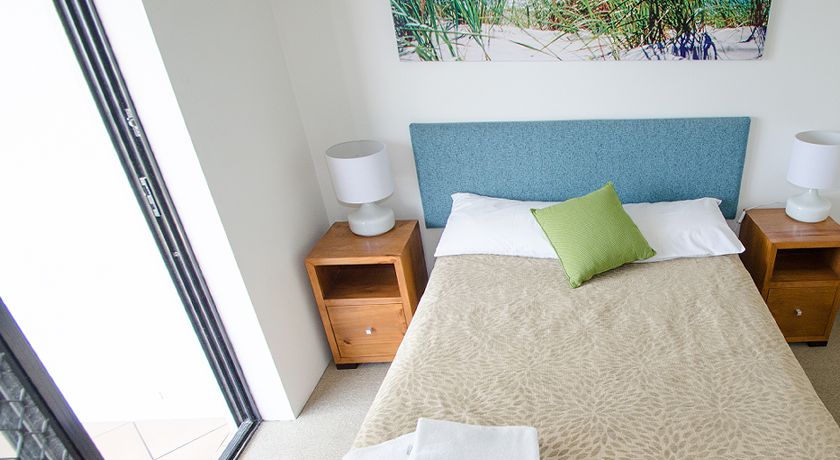 Kings Beach Caloundra Holiday Apartments Master Bedroom